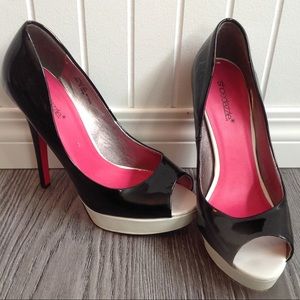 Statement Stillettos!